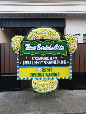 Papan Bunga Duka di Wawo